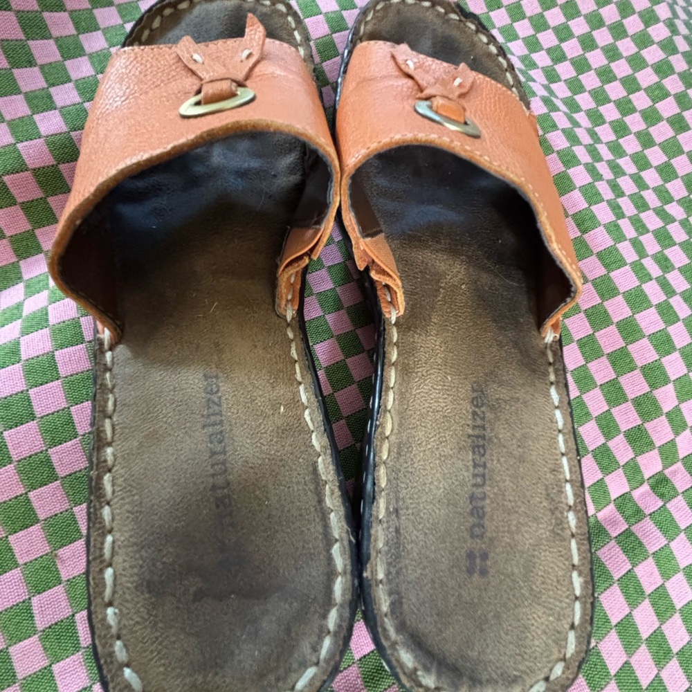Naturalizer Leather Slides - Picture 8 of 9